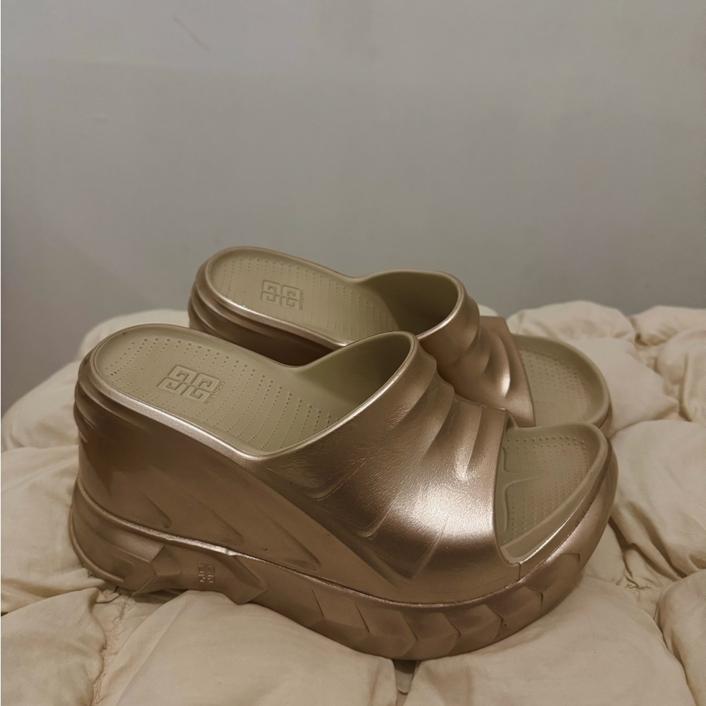 SOLD —- N/A Givenchy Marshmallow Metallic 37